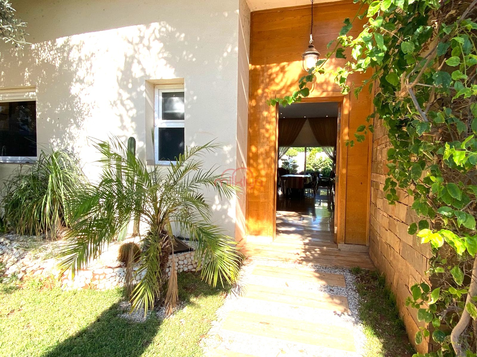 /api/property_images/16147
